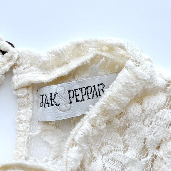 Jak & Peppar Cream Lace Top - Picture 5 of 6